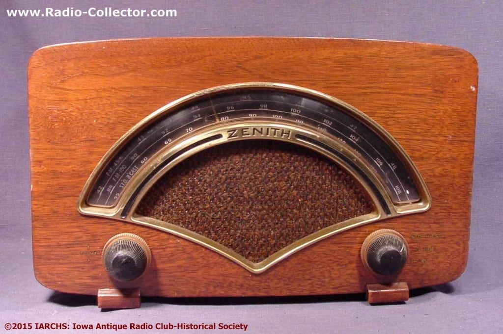 IARCHS-Zenith AM/FM Radio With Two FM Tuning Bands