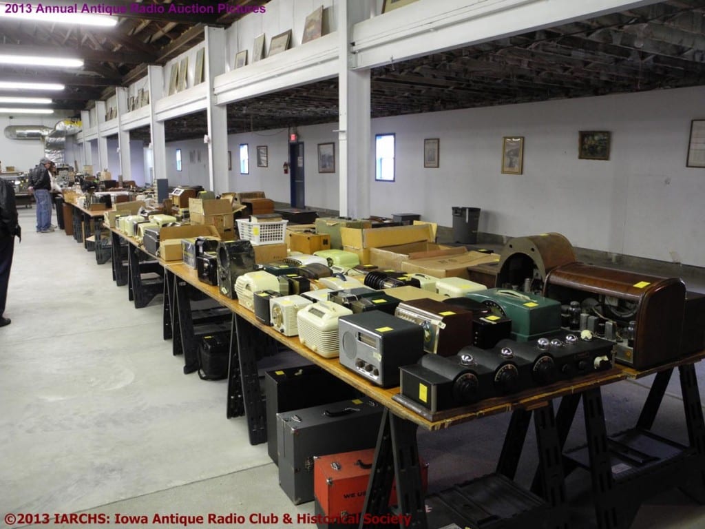 2013 IARCHS Antique Radio Auction Picture