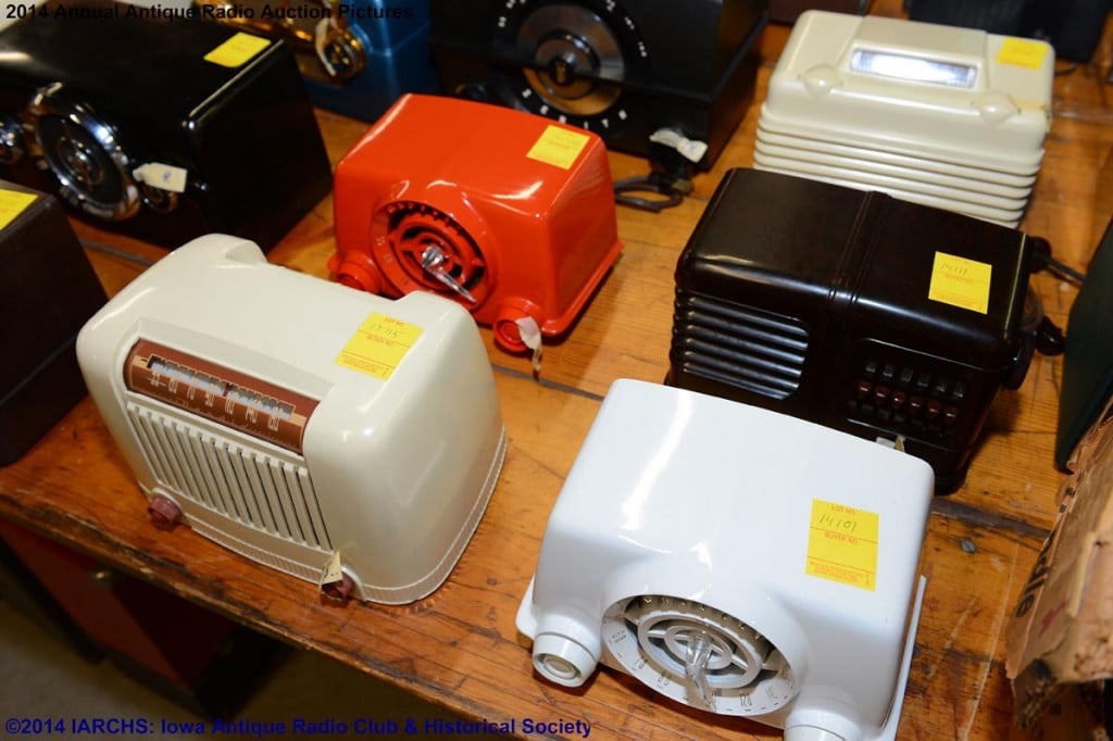 2014 IARCHS Antique Radio Auction Picture