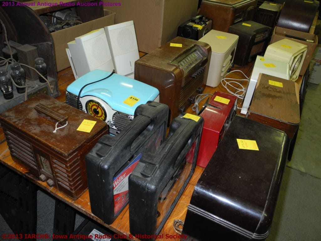 2013 IARCHS Antique Radio Auction Picture