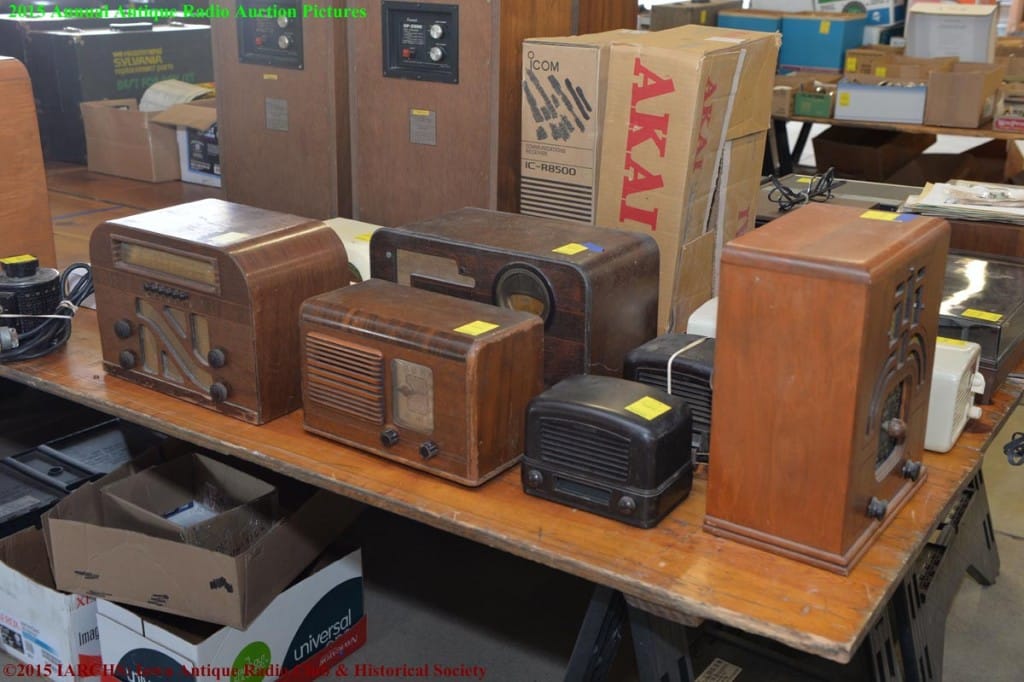 2015 IARCHS Antique Radio Auction Picture