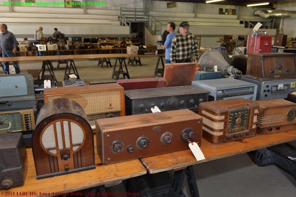 2015 IARCHS Antique Radio Auction Picture