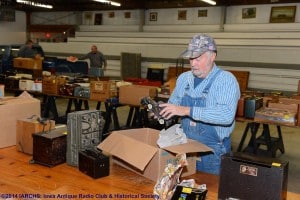 2014 IARCHS Antique Radio Auction Picture