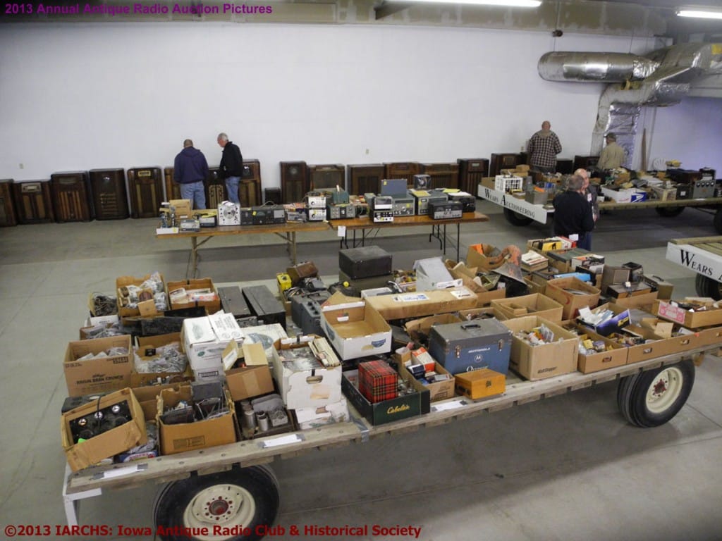 2013 IARCHS Antique Radio Auction Picture