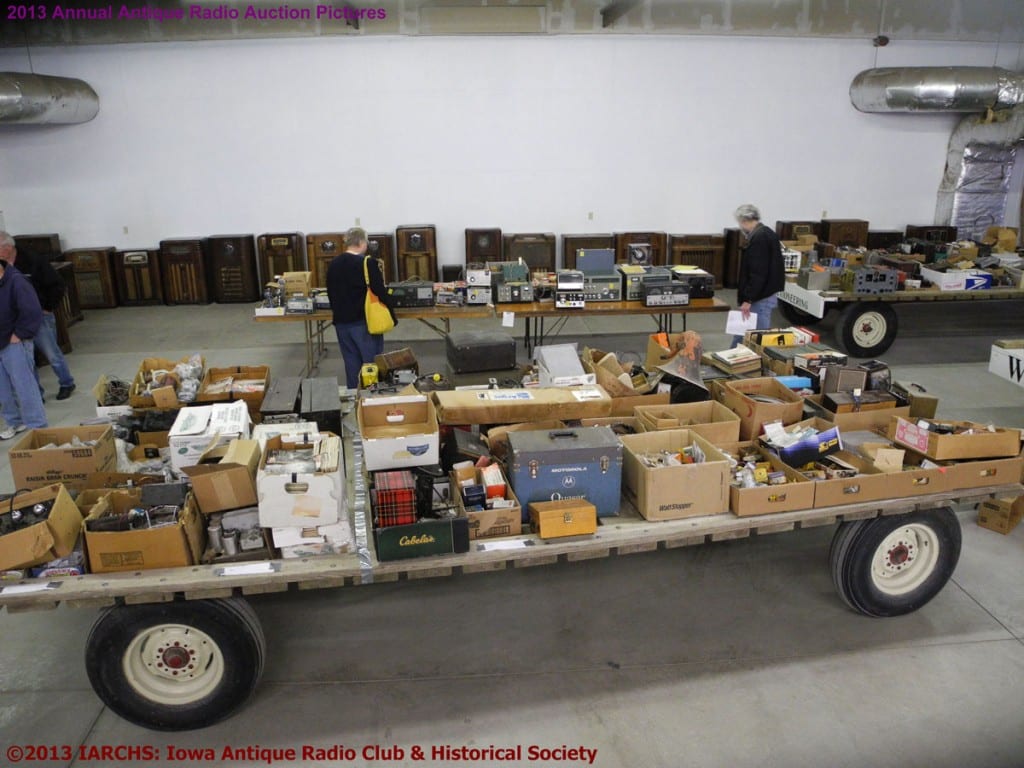 2013 IARCHS Antique Radio Auction Picture