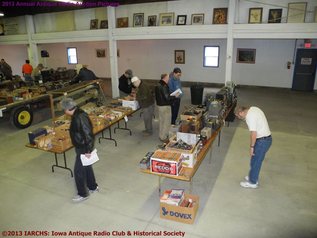 2013 IARCHS Antique Radio Auction Picture