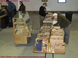 2013 IARCHS Antique Radio Auction Picture