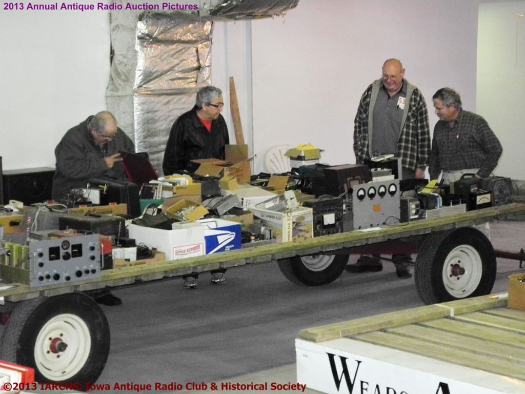 2013 IARCHS Antique Radio Auction Picture