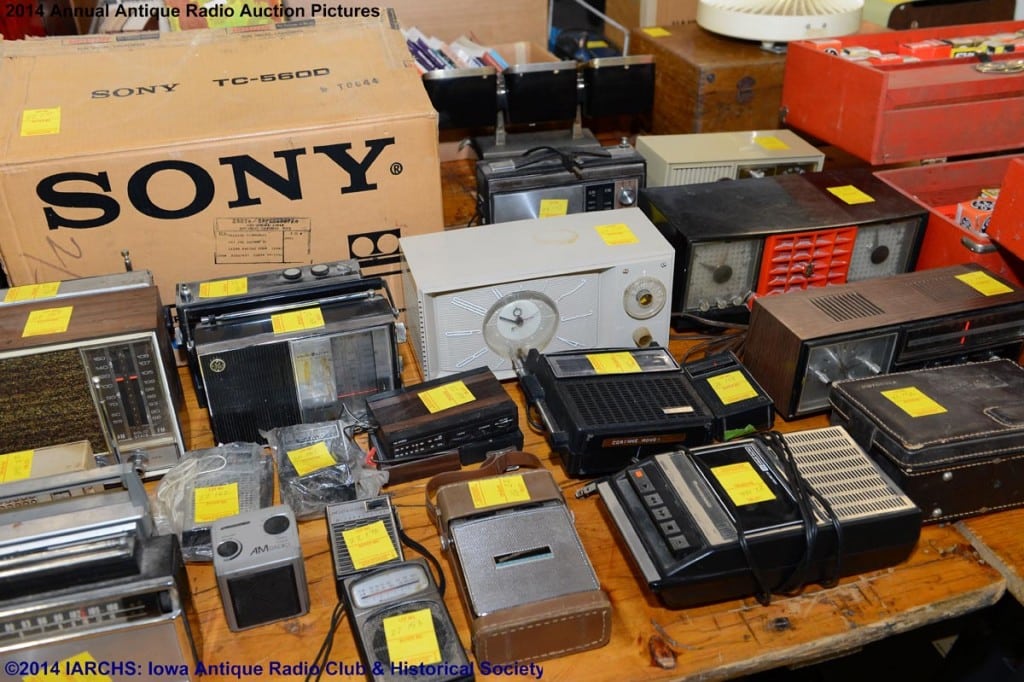 2014 IARCHS Antique Radio Auction Picture