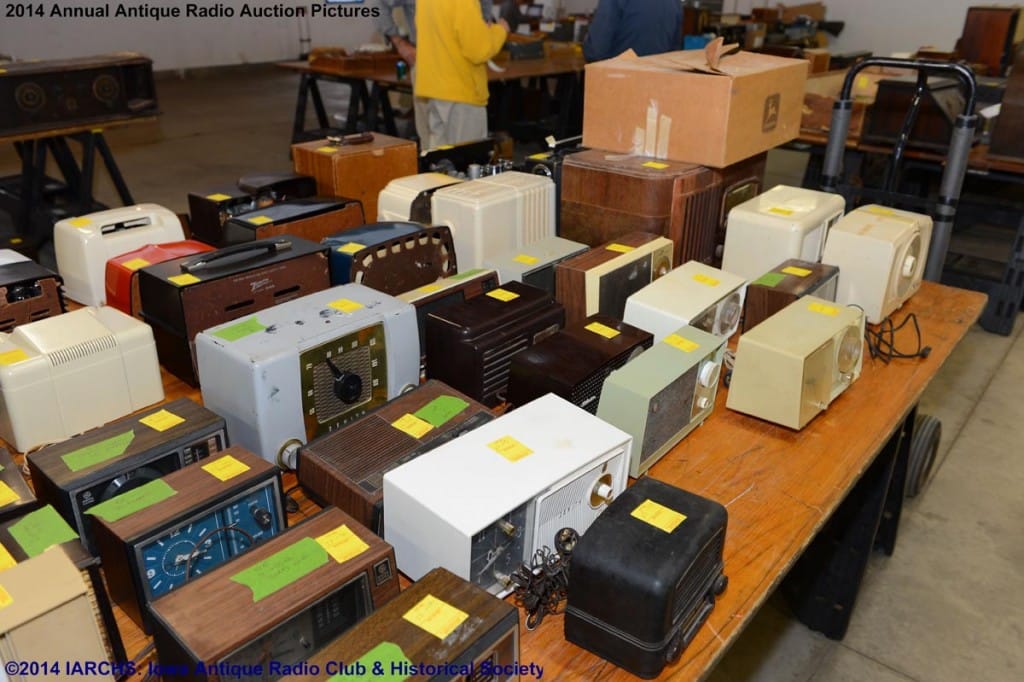 2014 IARCHS Antique Radio Auction Picture