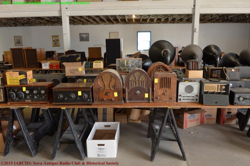 2015 IARCHS Antique Radio Auction Picture