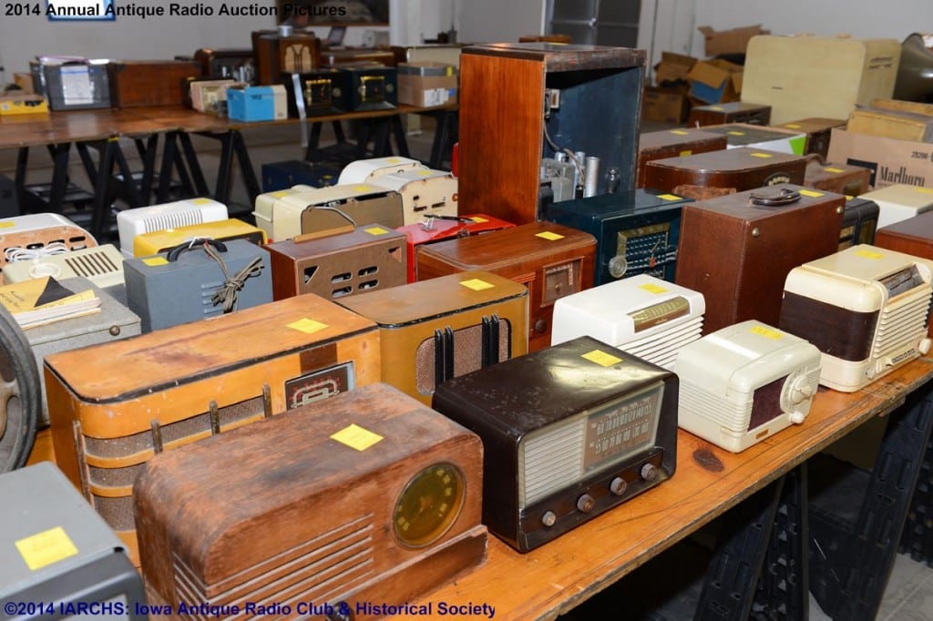 2014 IARCHS Antique Radio Auction Picture