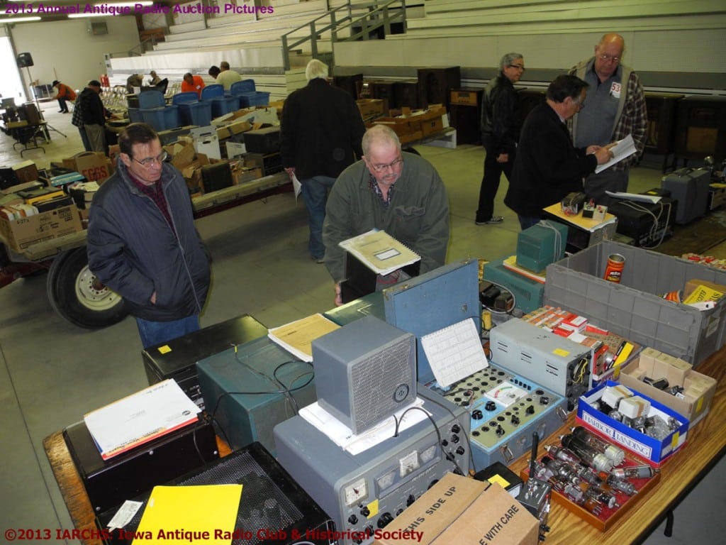 2013 IARCHS Antique Radio Auction Picture