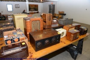 2014 IARCHS Antique Radio Auction Picture