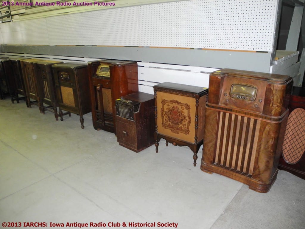 2013 IARCHS Antique Radio Auction Picture