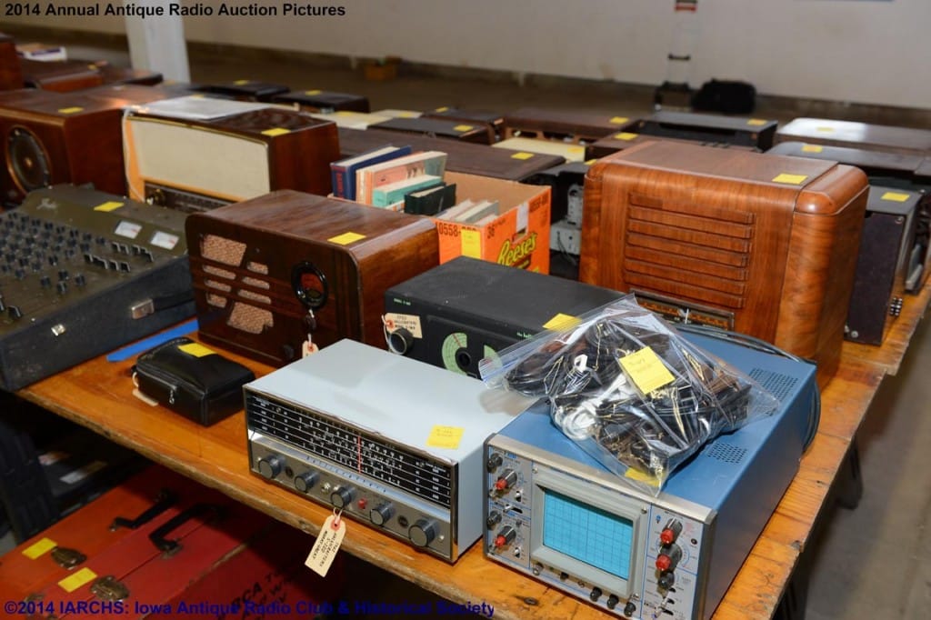 2014 IARCHS Antique Radio Auction Picture