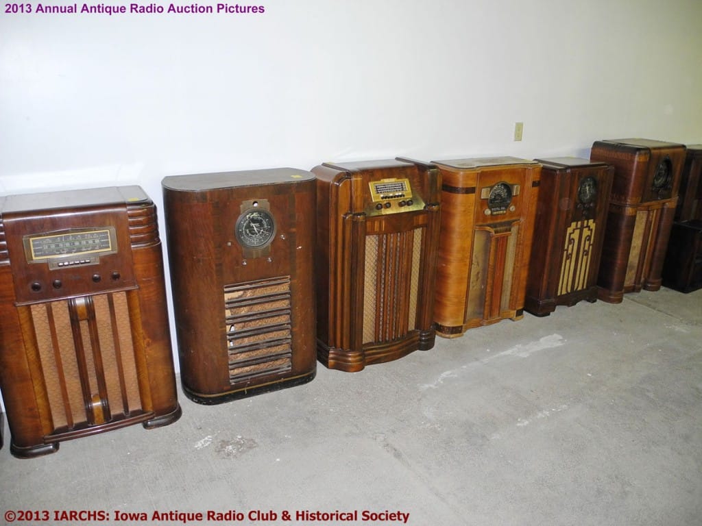 2013 IARCHS Antique Radio Auction Picture