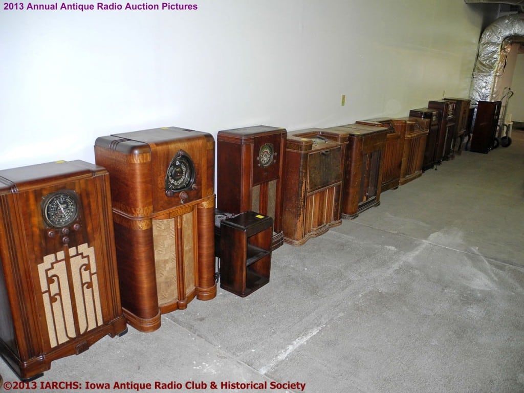 2013 IARCHS Antique Radio Auction Picture