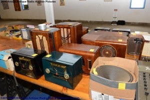 2014 IARCHS Antique Radio Auction Picture