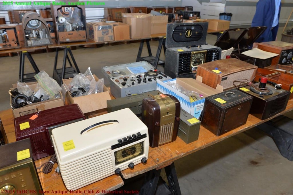 2015 IARCHS Antique Radio Auction Picture