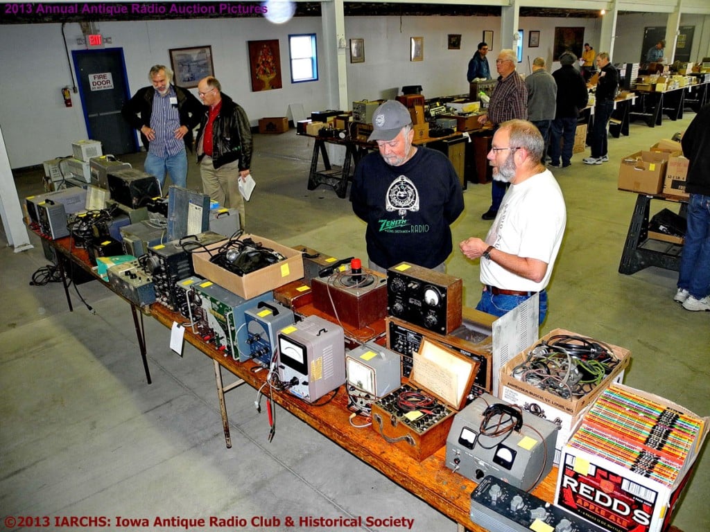 2013 IARCHS Antique Radio Auction Picture
