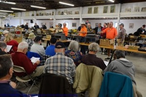 2014 IARCHS Antique Radio Auction Picture