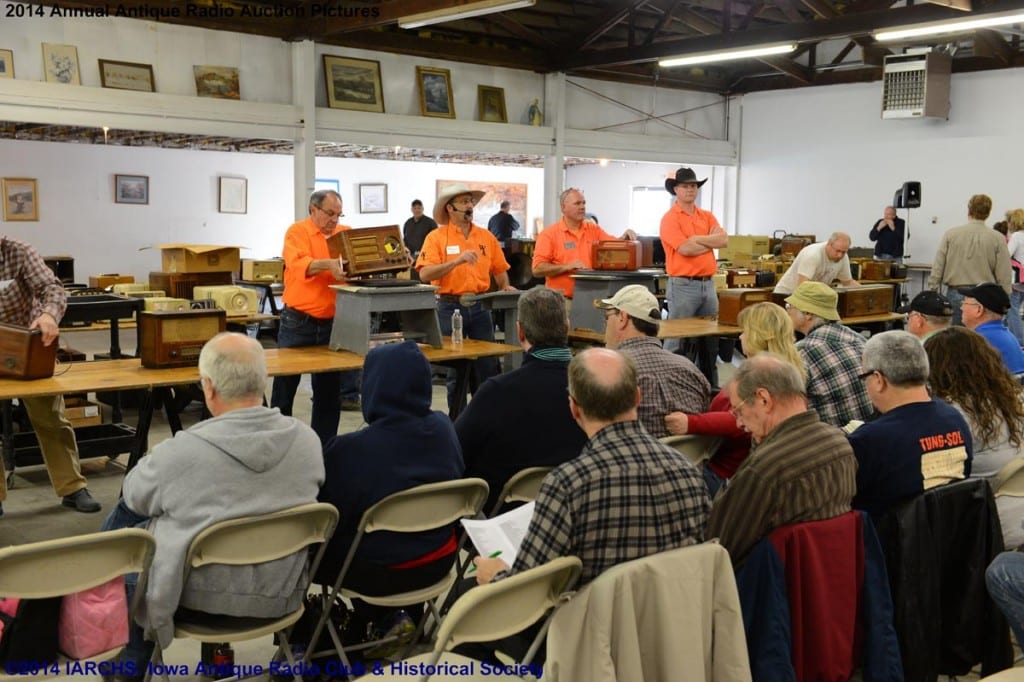 2014 IARCHS Antique Radio Auction Picture