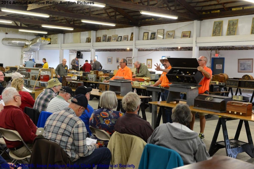 2014 IARCHS Antique Radio Auction Picture