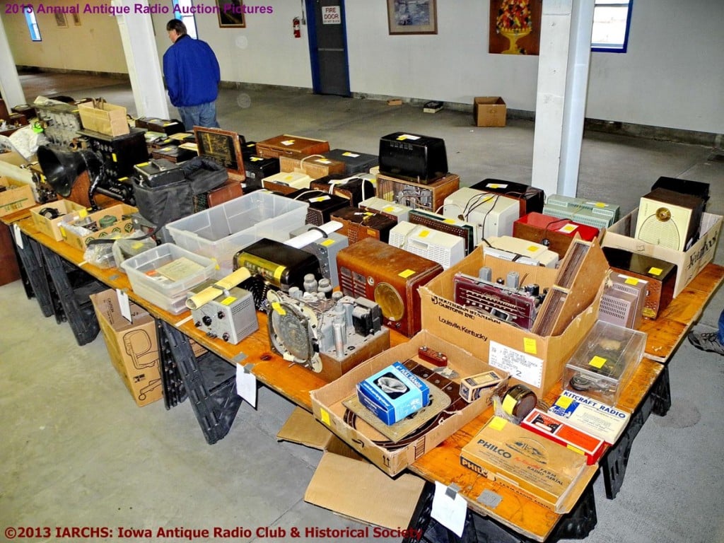 2013 IARCHS Antique Radio Auction Picture