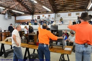 2014 IARCHS Antique Radio Auction Picture