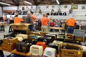 2014 IARCHS Antique Radio Auction Picture