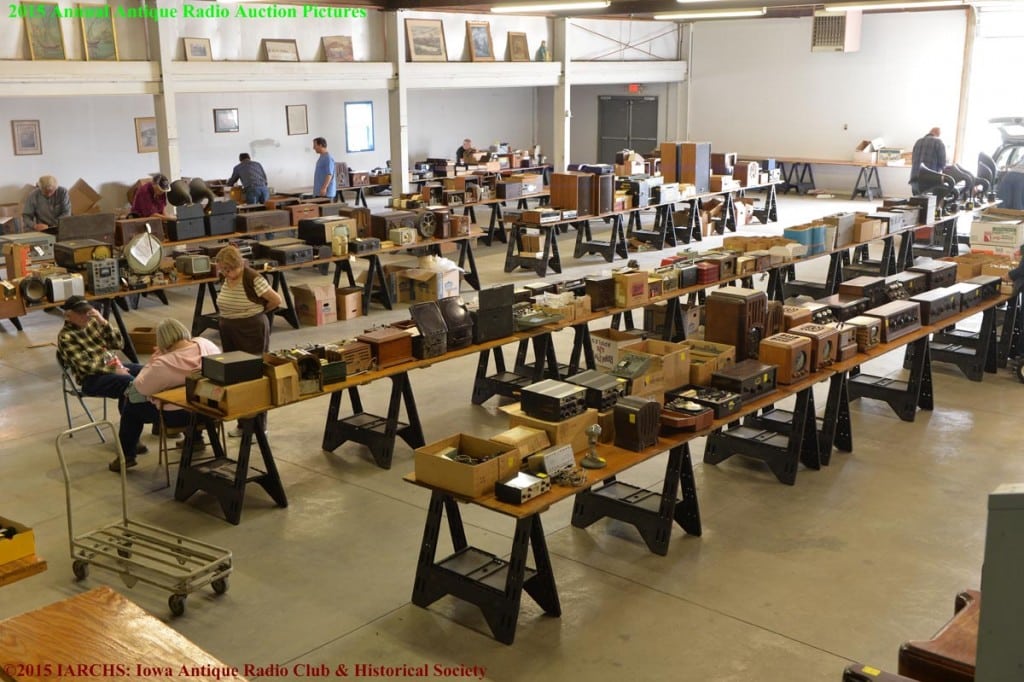 2015 IARCHS Antique Radio Auction Picture