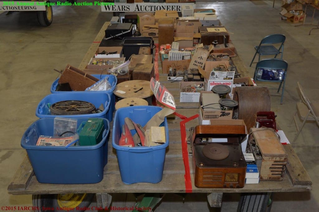 2015 IARCHS Antique Radio Auction Picture