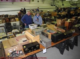 2013 IARCHS Antique Radio Auction Picture