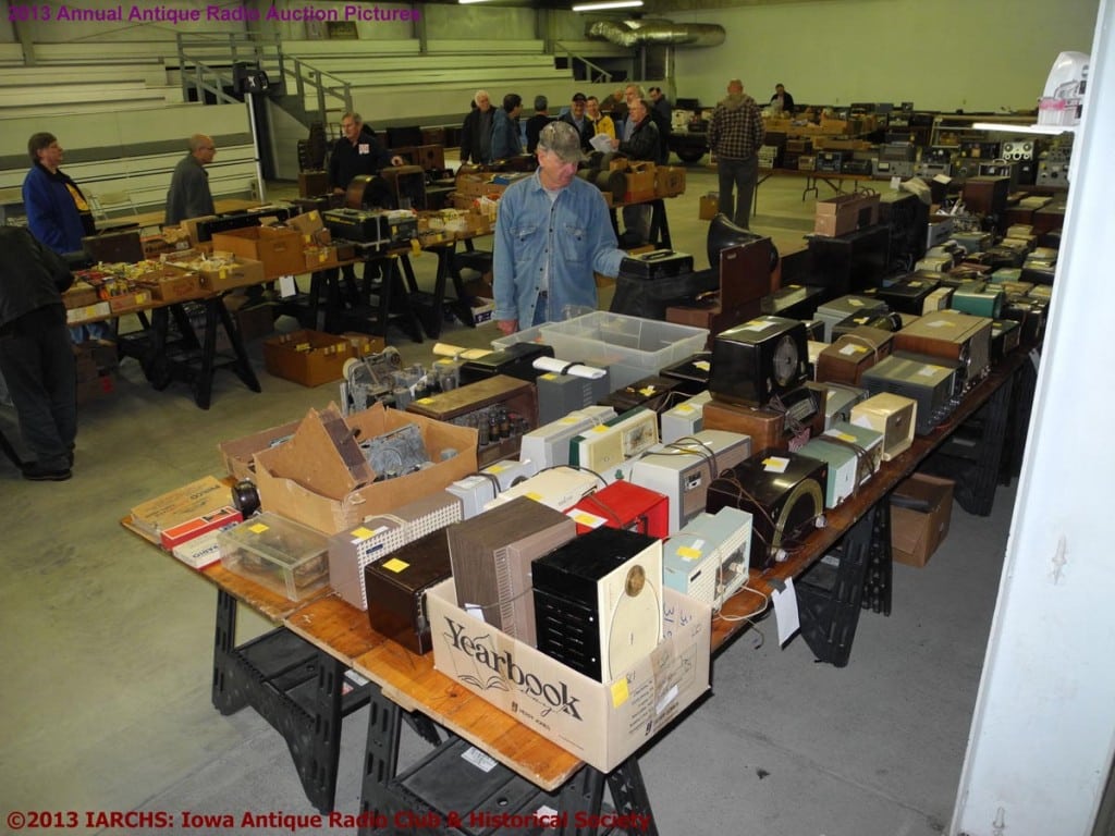 2013 IARCHS Antique Radio Auction Picture