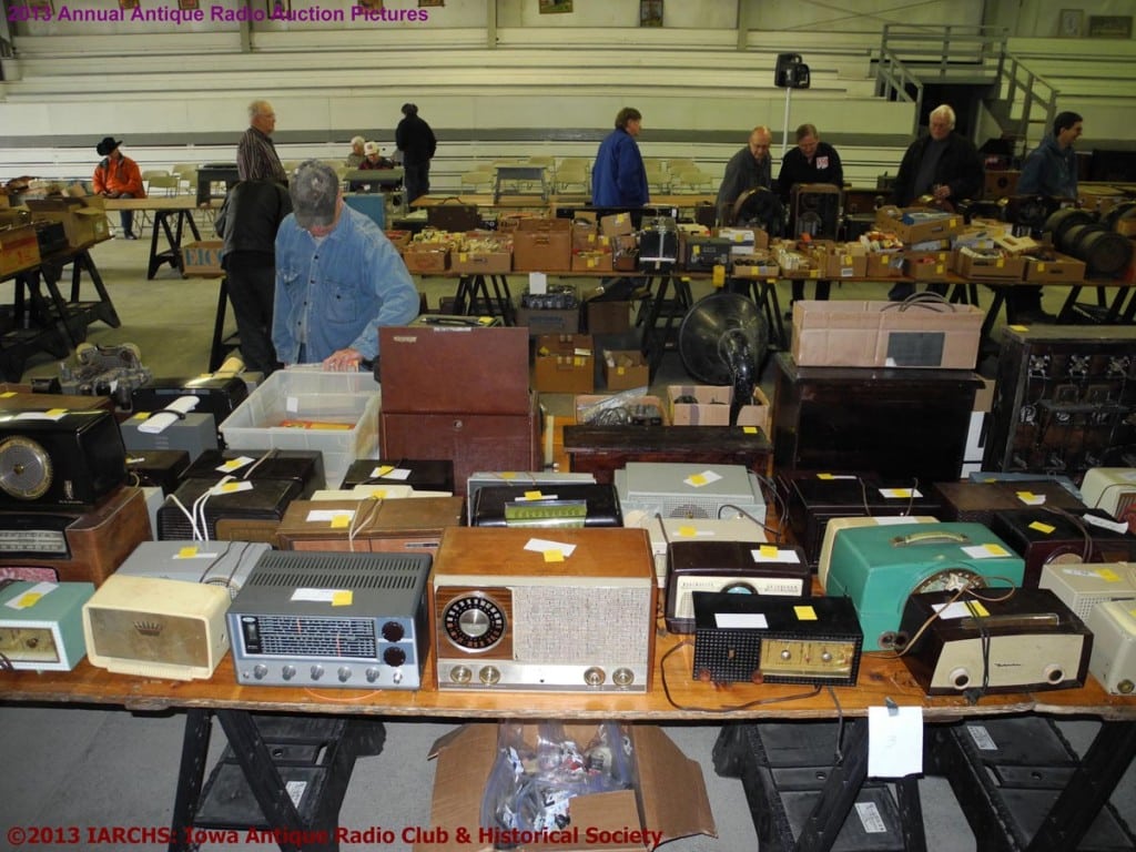 2013 IARCHS Antique Radio Auction Picture