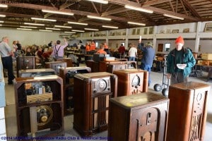 2014 IARCHS Antique Radio Auction Picture