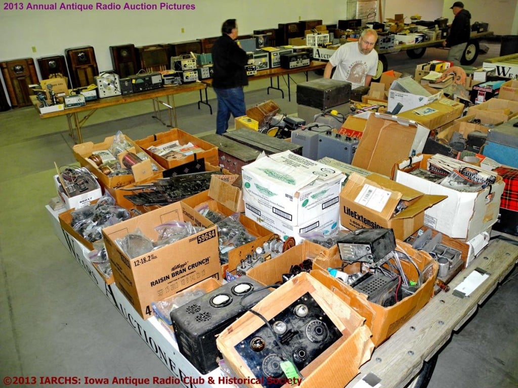 2013 IARCHS Antique Radio Auction Picture
