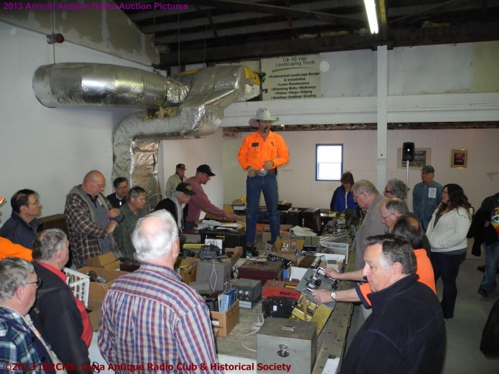 2013 IARCHS Antique Radio Auction Picture