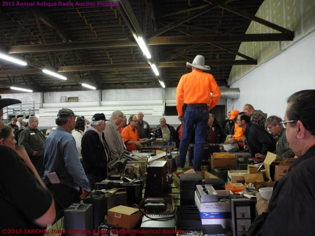2013 IARCHS Antique Radio Auction Picture