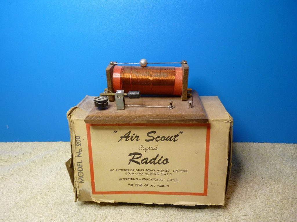 Air Scout crystal radio with box IARCHS Radio Collector Club