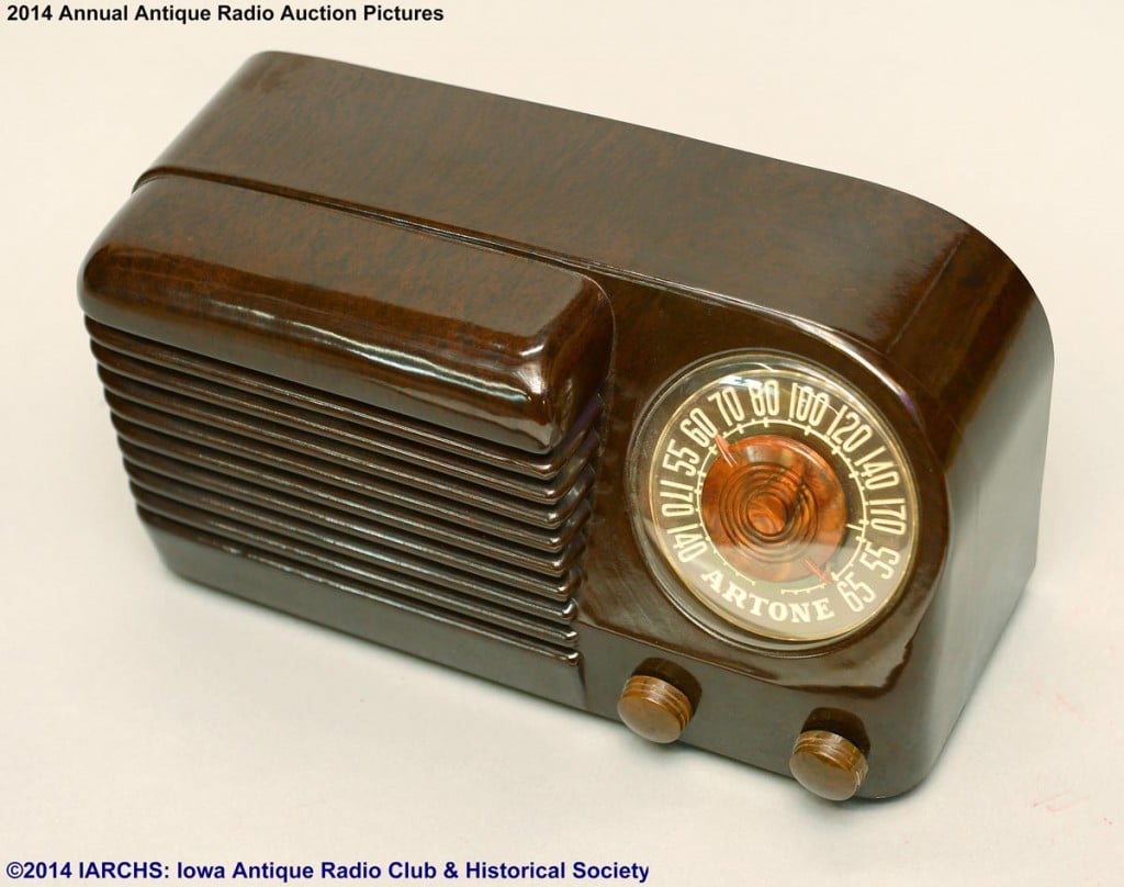 2014 IARCHS Antique Radio Auction Picture