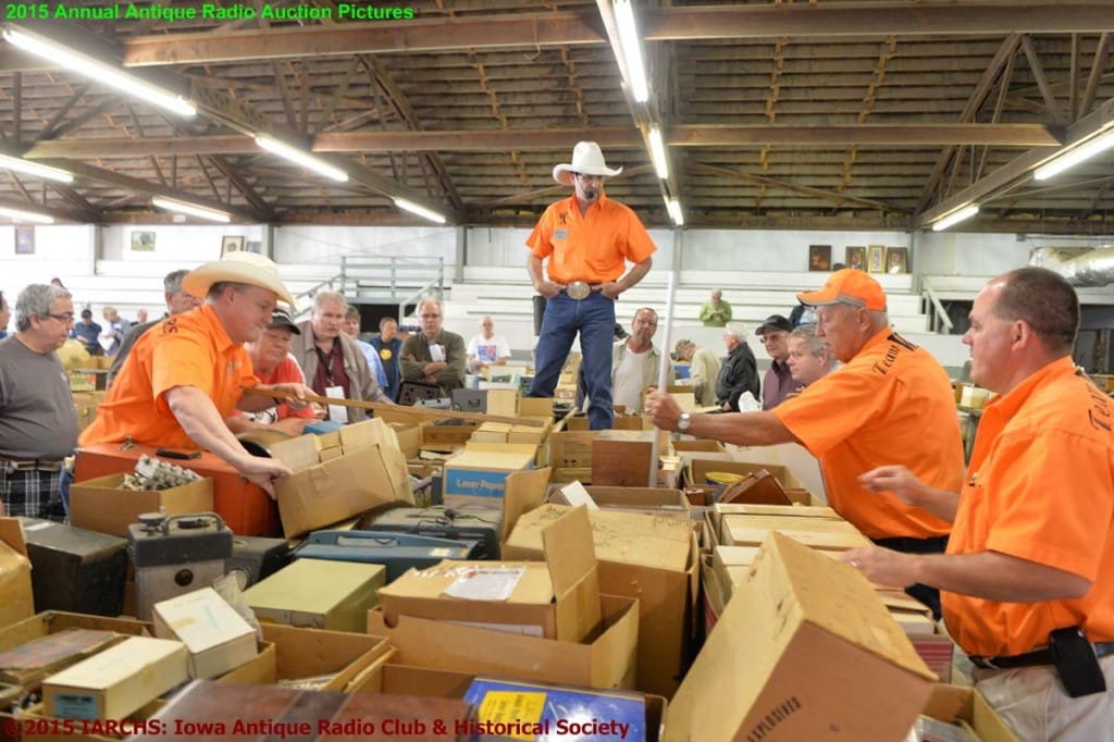 2015 IARCHS Antique Radio Auction Picture