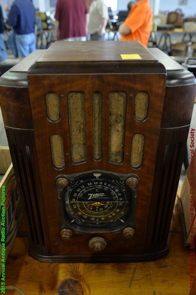 2015 IARCHS Antique Radio Auction Picture