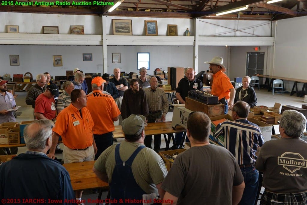 2015 IARCHS Antique Radio Auction Picture