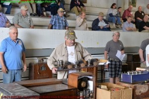 2015 IARCHS Antique Radio Auction Picture