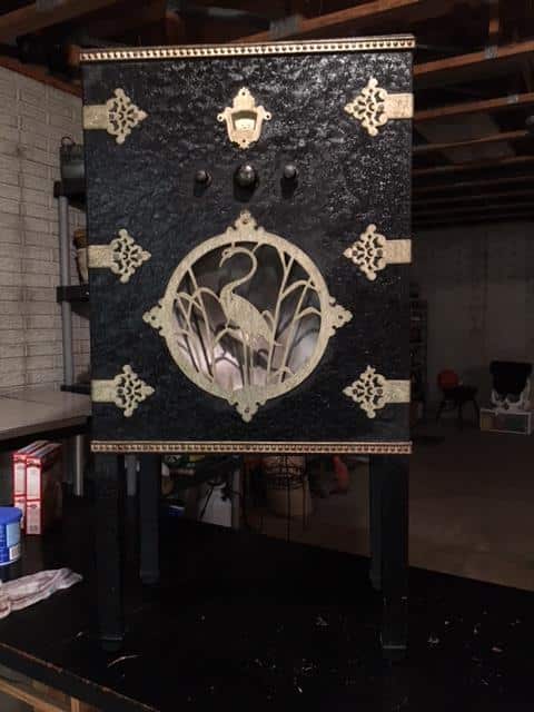 Crosley Gemchest in Manchu Black