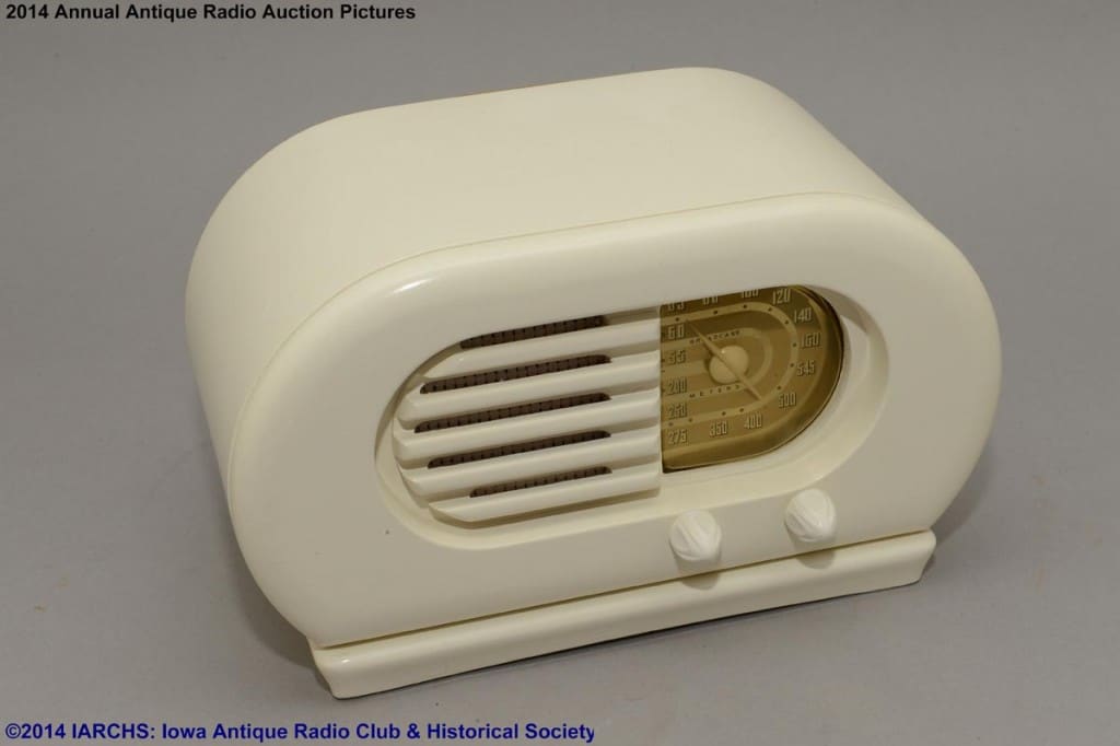 2014 IARCHS Antique Radio Auction Picture