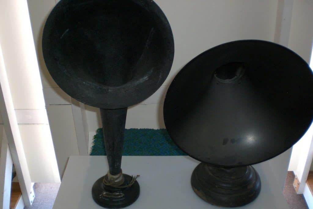 RCA Model UZ-1325 and Trimm Concert horn speakers