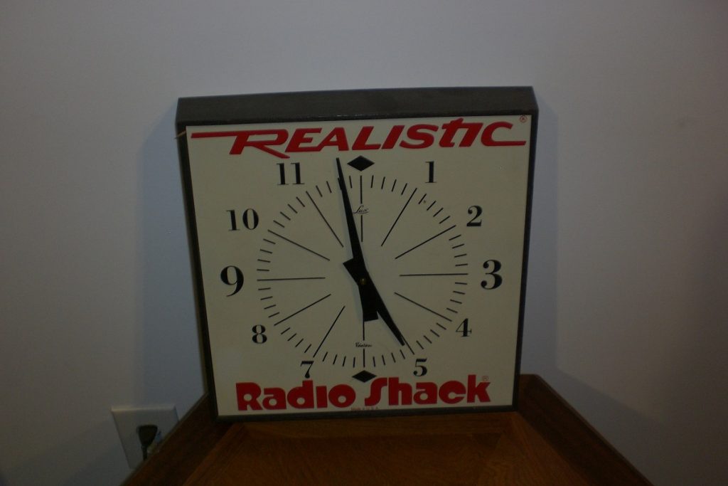 Radio Shack Realistic clock IARCHS Radio Collector Club